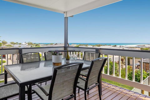 Oriana Grande- 5 Bdrm Sleeps 14 Beach View Wifi - Lennox Head Accommodation 0