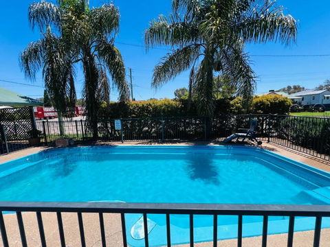 OVERLANDER MOTOR LODGE - Lennox Head Accommodation 0