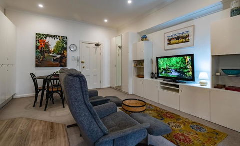Oversized Potts Point Studio - Lennox Head Accommodation 3