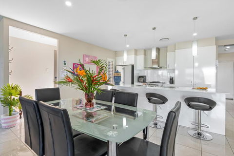 Palm Oasis Hinterland Home, Sleeps 10 With Pets - Lennox Head Accommodation 2