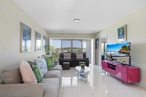 Palm Oasis Hinterland Home, Sleeps 10 With Pets - Lennox Head Accommodation 3