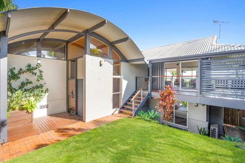 Paradise Palms - Resort Retreat With Panoramic Views - Lennox Head Accommodation 2