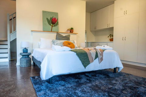 Peaceful Hills Escape: Charming 2-Story Retreat - Lennox Head Accommodation 2