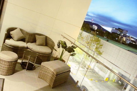 Perfectly Located Modern Apartment - Canberra CBD - Lennox Head Accommodation 3