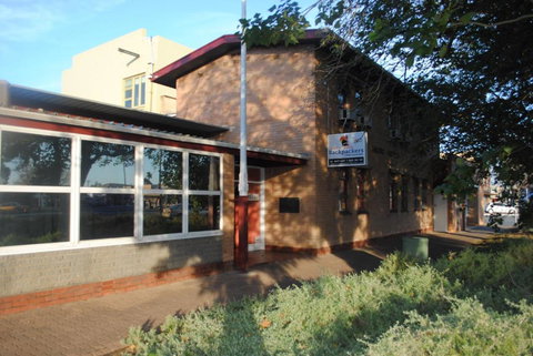 Port Adelaide Backpackers - Lennox Head Accommodation 1