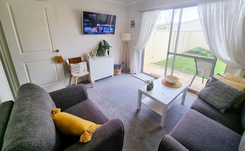 Queen Bed Apartment- No Sharing, Your Very Own Space - Lennox Head Accommodation 1