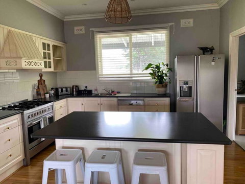 Prouts Lodge - Lennox Head Accommodation 3
