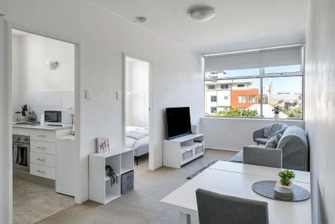 Quaint 1BD On The Doorstep Of Manly Beach - Lennox Head Accommodation 2