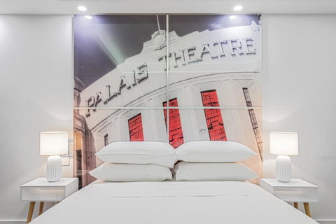 Quirky Studio With Sleek Decor In St Kilda - Lennox Head Accommodation 2