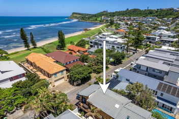 Rayner\'s Secret with Lennox Head Accommodation
