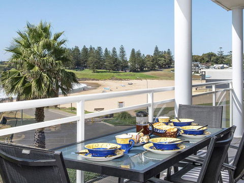 At The Beach - Kiama Surf Beach At Your Doorstep - Lennox Head Accommodation 1