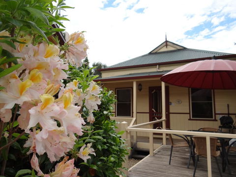 Autumn Affair Cottage 6 - Lennox Head Accommodation 0