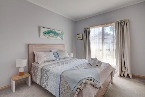 Avalon Cottage - Lennox Head Accommodation 1