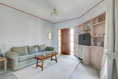 Avalon Cottage - Lennox Head Accommodation 3