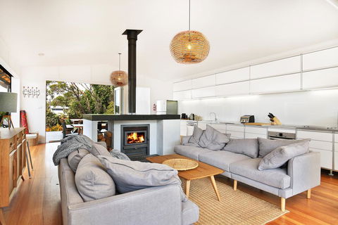 Ayana Beach House - Pet Friendly - Opposite Beach - Lennox Head Accommodation 1