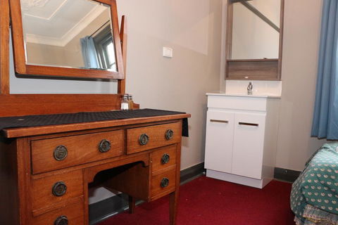 Bayview Hotel - Batemans Bay - Lennox Head Accommodation 1