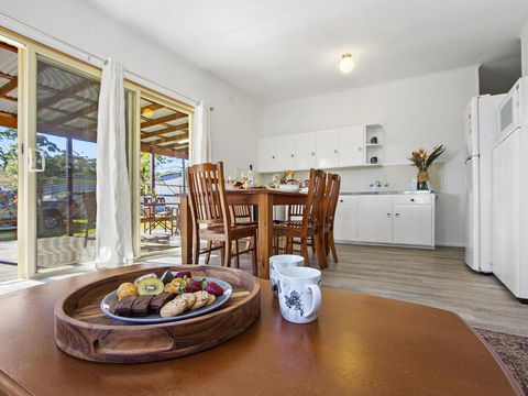 Beach Escape @ Currarong - Basic Family Accommodation - Lennox Head Accommodation 2