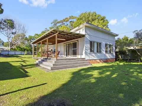 Beach Escape @ Currarong - Basic Family Accommodation - Lennox Head Accommodation 3