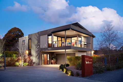 Retreat Lake Daylesford - Free Wifi - Lennox Head Accommodation 0