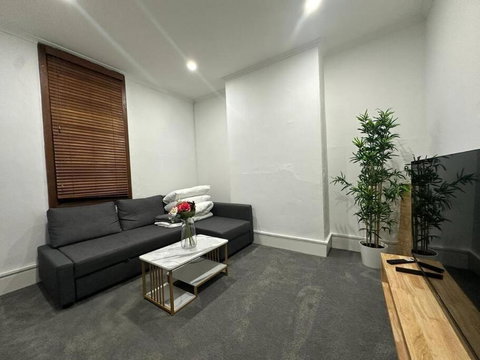 Remarkable 2 Bedroom House At The Centre Of Darlinghurst - Lennox Head Accommodation 0