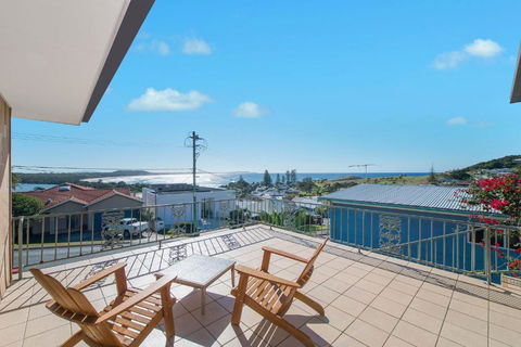 Retro Beach House - Lennox Head Accommodation 0