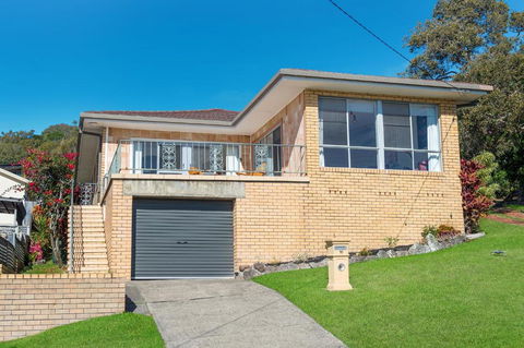Retro Beach House - Lennox Head Accommodation 1