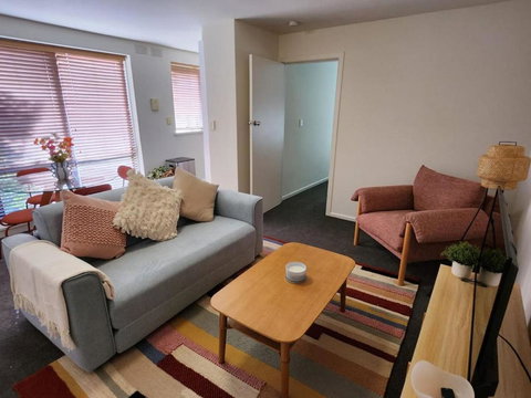 Retro Rose St Kilda Mansions - Lennox Head Accommodation 1