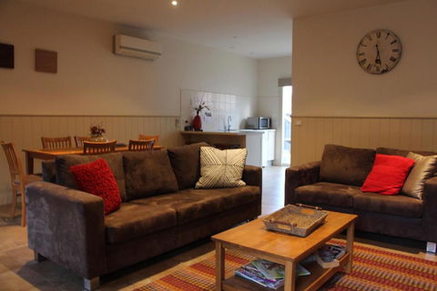 River Rock Cottage Centrally Located And Dog Friendly - Lennox Head Accommodation 0