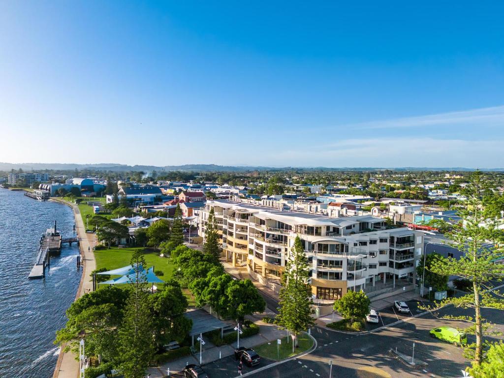Riverside Holiday Apartments