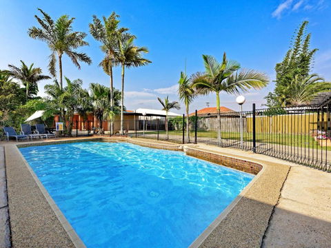Riviera Motel Bundaberg - Lennox Head Accommodation 0