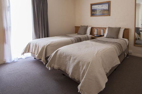 Redhill Cooma Motor Inn - Lennox Head Accommodation 1