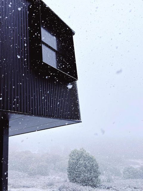 Roam Merrijig - Luxury Stay With Mountain Views - Foothills Of Mt Buller - Lennox Head Accommodation 3