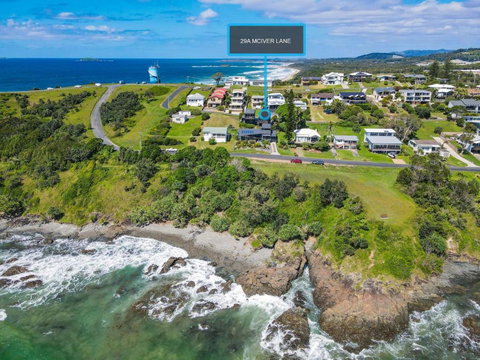 Rock Ledge - Lennox Head Accommodation 1
