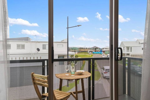 Rockpool Escape - A Coastal Refresh Near The Marina - Lennox Head Accommodation 2