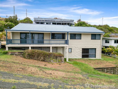 Rocky Retreat At Emu Park - Lennox Head Accommodation 1