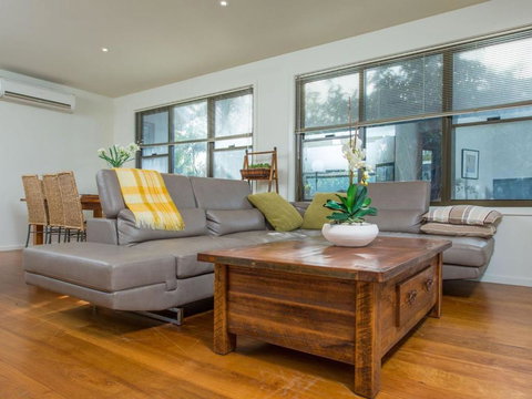 Rolling Waves No 2 - Lennox Head Accommodation 1