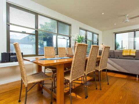 Rolling Waves No 2 - Lennox Head Accommodation 2