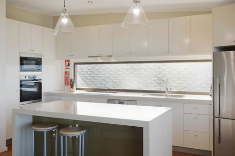 Rolling Waves 3 - Beach Access & Pet Friendly! - Lennox Head Accommodation 3