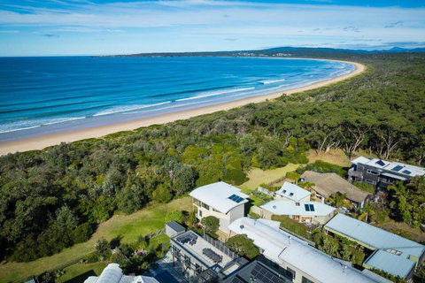 Rolling Waves 3 - Beach Access & Pet Friendly! - Lennox Head Accommodation 0
