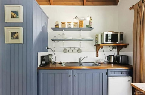 Romantic Tricklebeck Spa Cottage - Lennox Head Accommodation 2