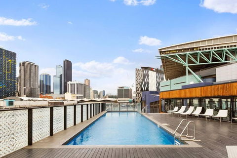 Rooftop Pool 2BR Apt At Marvel Stadium With Free Parking - Lennox Head Accommodation 3