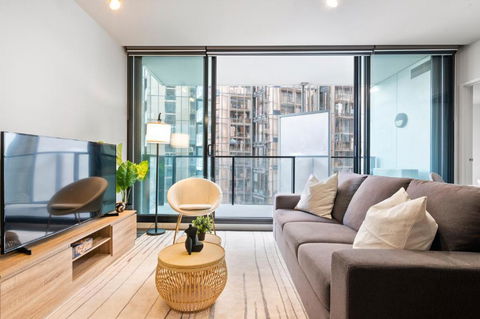 Rooftop Pool 2BR Apt At Marvel Stadium With Free Parking - Lennox Head Accommodation 1