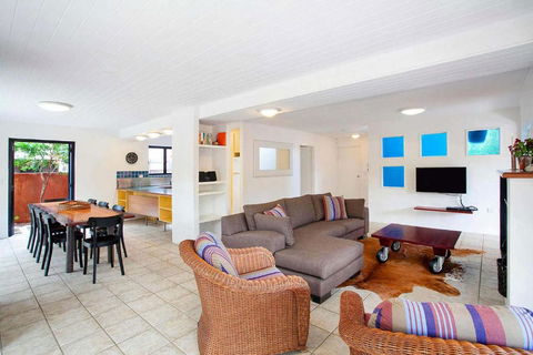 Ross Cres Spacious Private Beach House - Lennox Head Accommodation 2
