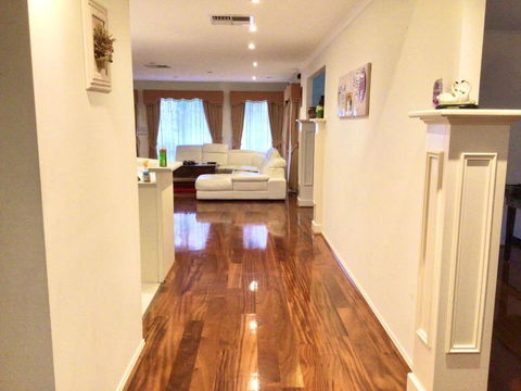 Roxy - A Spacious Cosy Getaway - Near Mel Airport - Lennox Head Accommodation 3