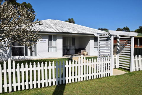 Rudder House - Lennox Head Accommodation 0