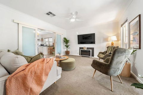 Sage By The Sea - WiFi, BBQ, Beach, Art - Lennox Head Accommodation 2