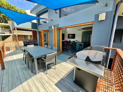 Sails To Sea - 4 Bedroom Pet Friendly Private Pool - Lennox Head Accommodation 1