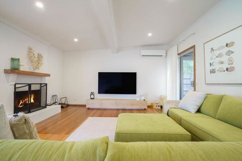 Salt Air Beach Retreat - 280m Walk To Foreshore, Check Out 5pm Sunday! - Lennox Head Accommodation 3