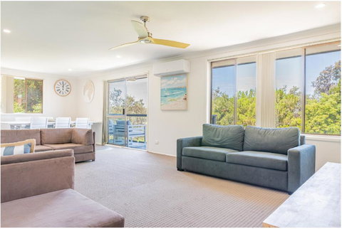 Salt & Sand Getaway - Lennox Head Accommodation 3