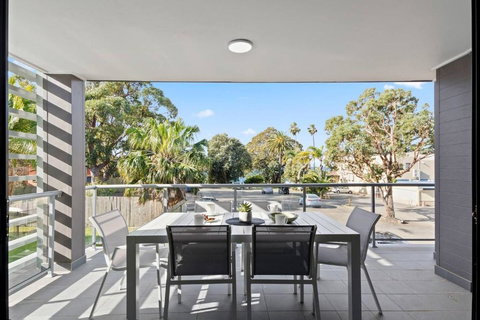 Saltwater Escape - Contemporary Seaside Stunner - Lennox Head Accommodation 3